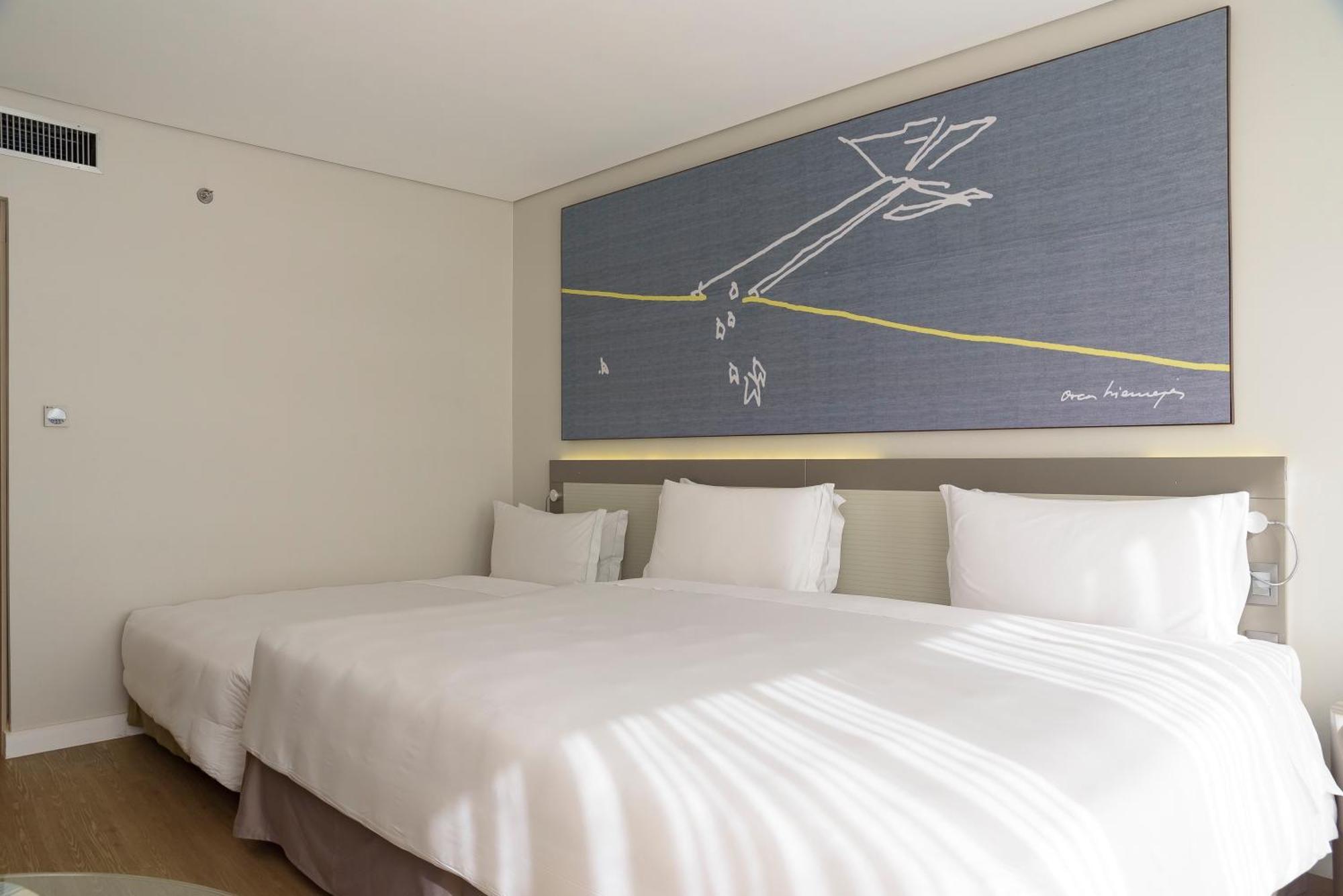 Royal Tulip Brasilia Alvorada Hotel Phòng bức ảnh A room at the hotel