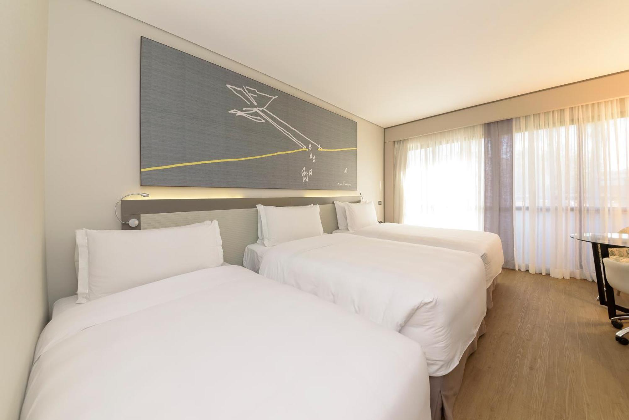 Royal Tulip Brasilia Alvorada Hotel Phòng bức ảnh A room at the hotel